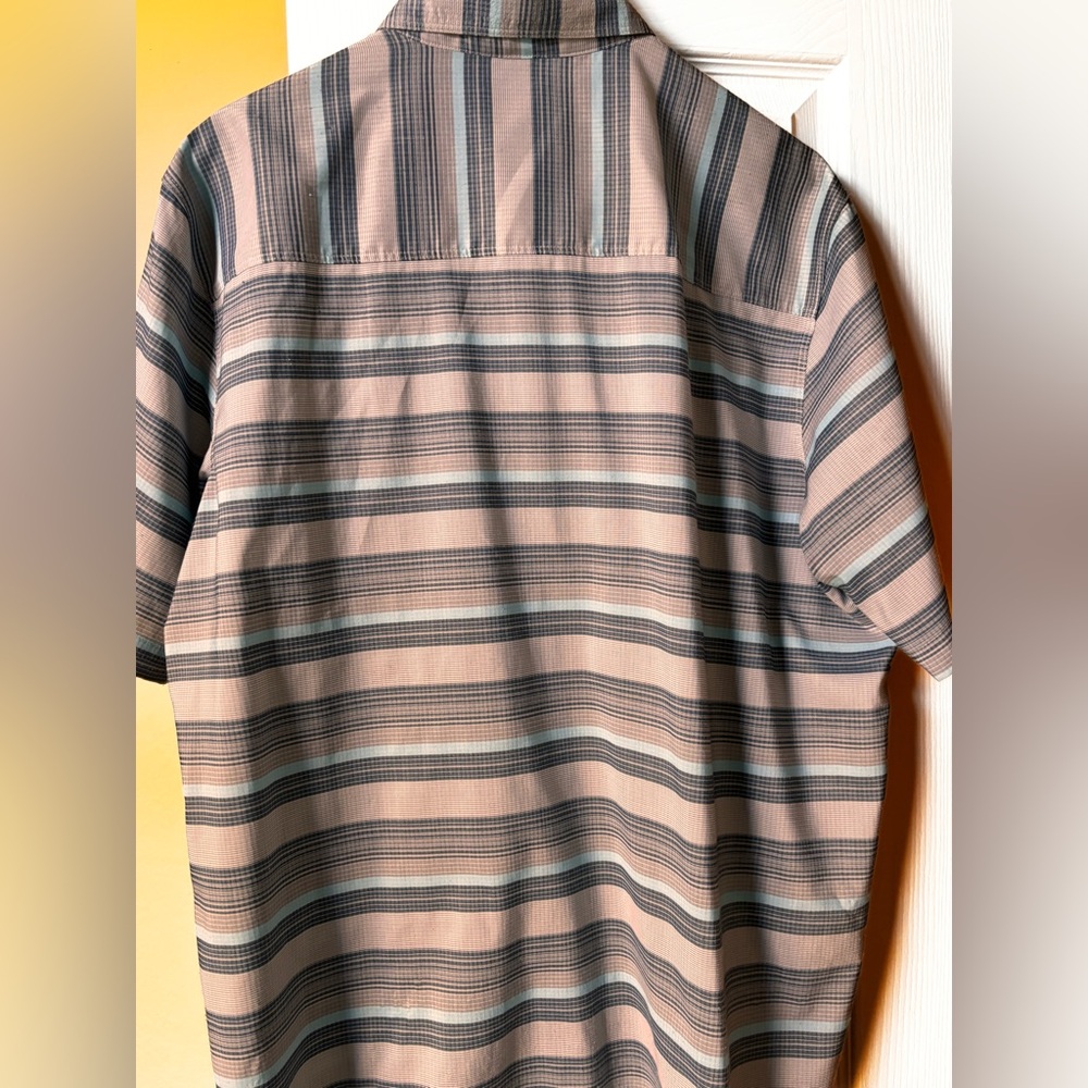 Swiss Tech Men’s XL Short Sleeve Button Down Shirt Striped Stretch 2 Pocket - Picture 4 of 4